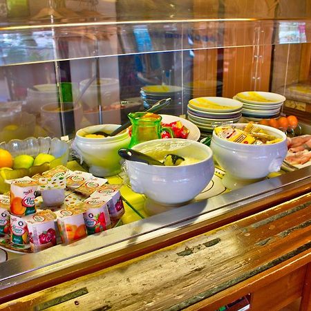 Logis Hotel Restaurant Le Chalet Du Mont Roland Sampans Luaran gambar