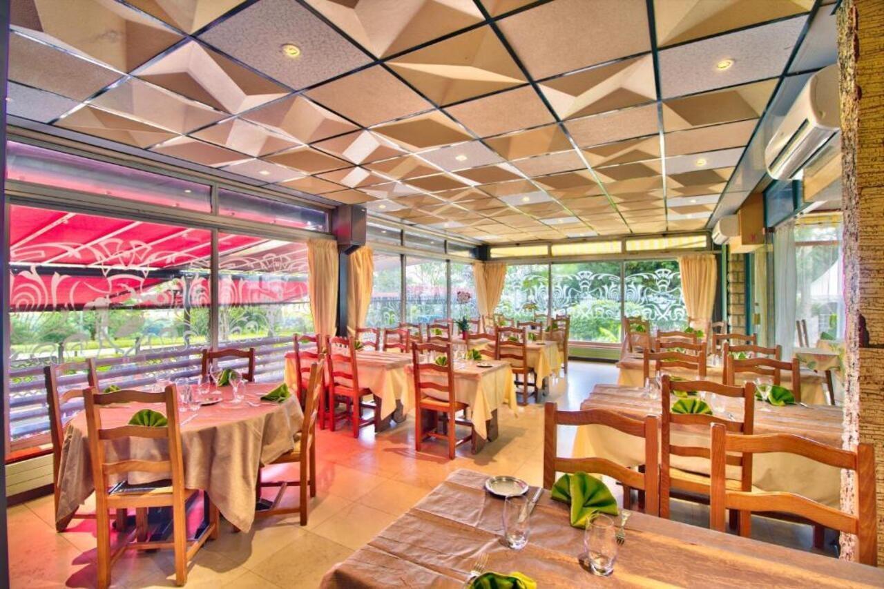 Logis Hotel Restaurant Le Chalet Du Mont Roland Sampans Luaran gambar