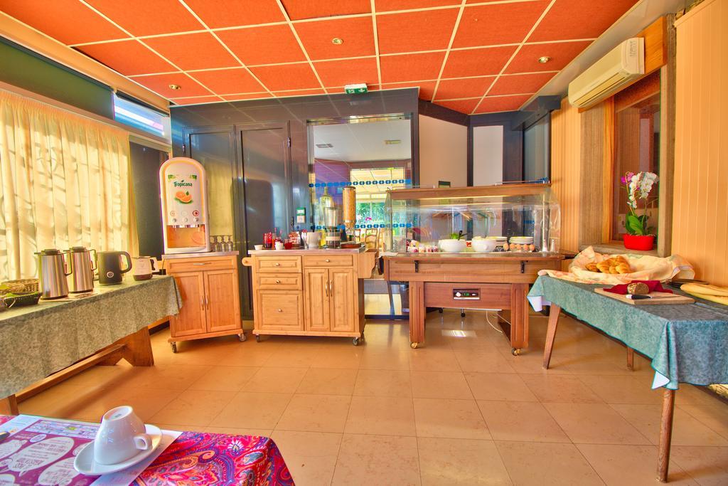 Logis Hotel Restaurant Le Chalet Du Mont Roland Sampans Luaran gambar